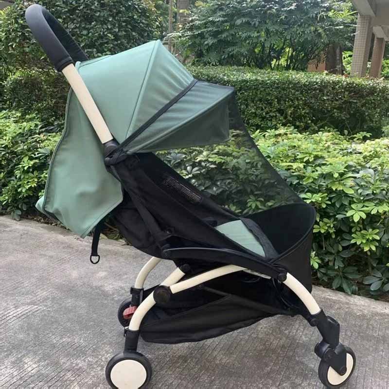 YOYO Babyzen 6+ stroller with mosquito net